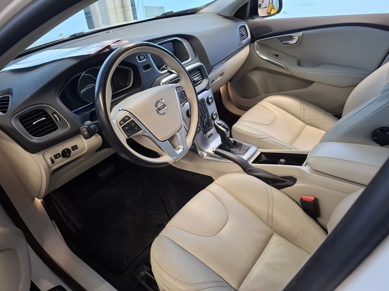 Volvo V40 Cross Country vaihtoauto