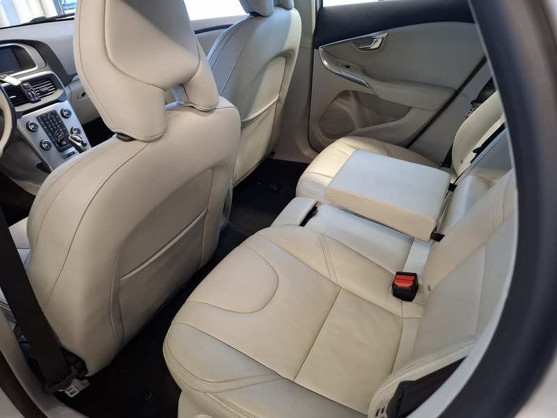 Volvo V40 Cross Country vaihtoauto