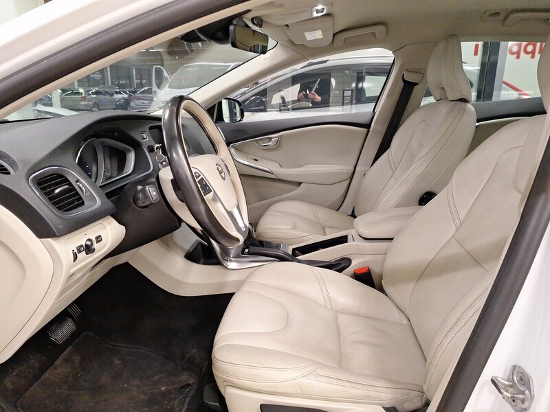 Volvo V40 Cross Country vaihtoauto