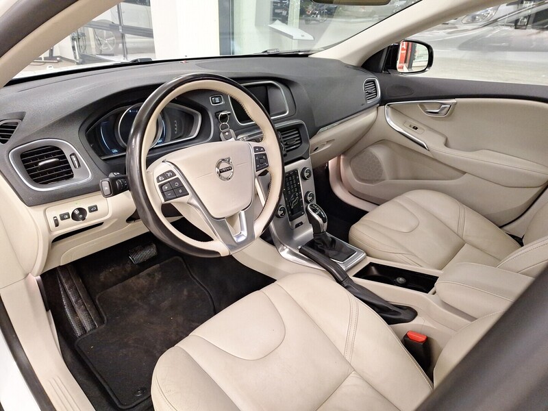 Volvo V40 Cross Country vaihtoauto