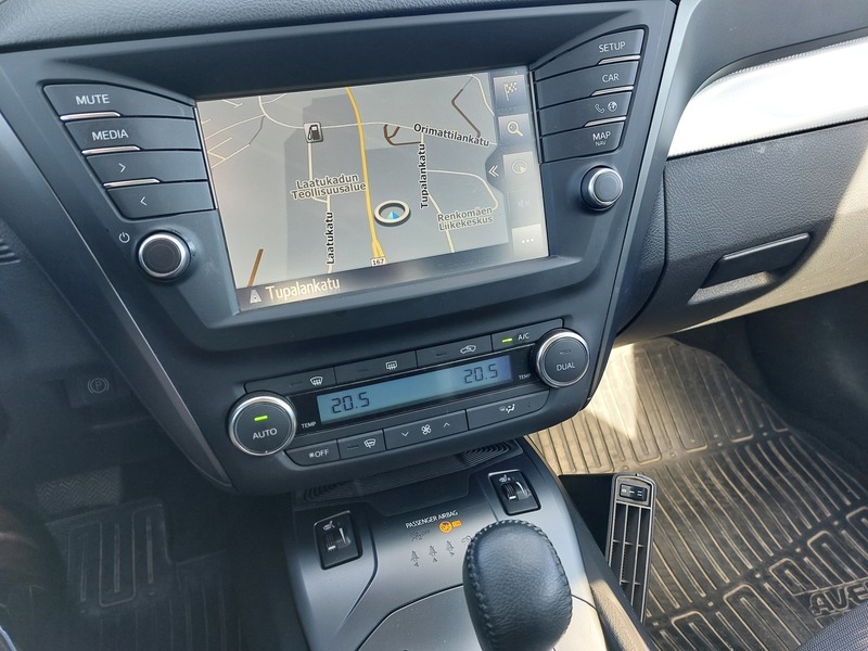 Toyota Avensis vaihtoauto