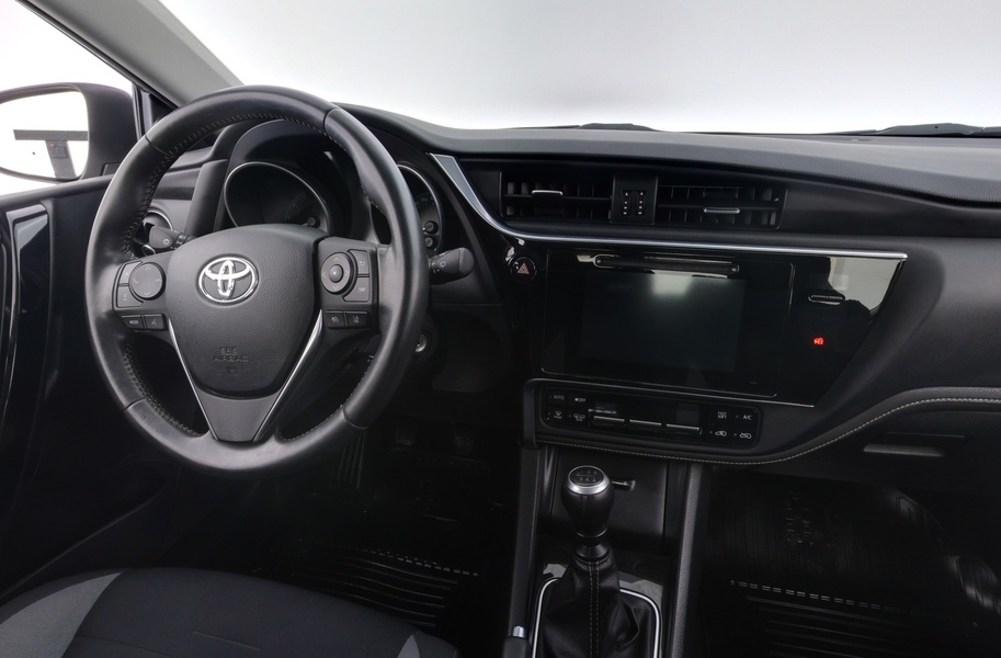 Toyota Auris vaihtoauto