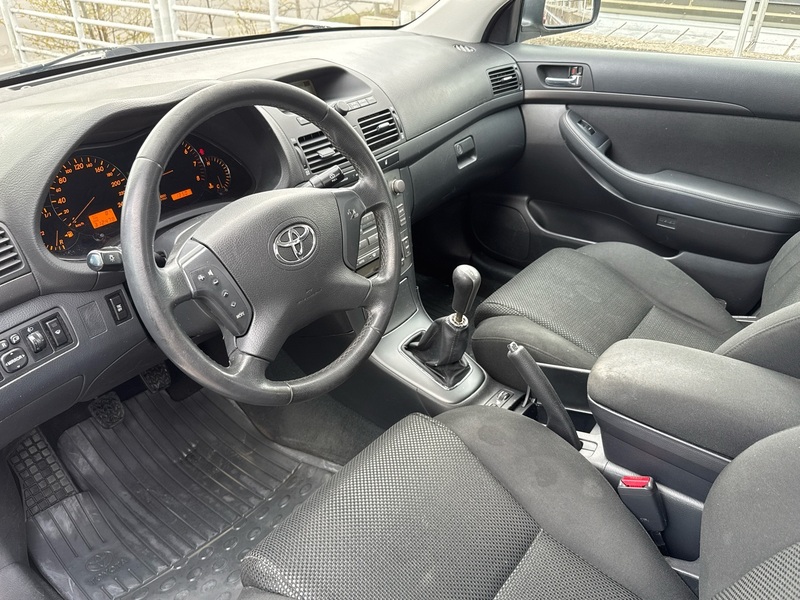 Toyota Avensis vaihtoauto