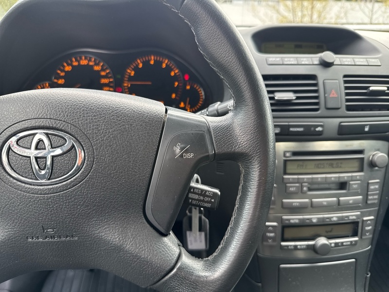 Toyota Avensis vaihtoauto