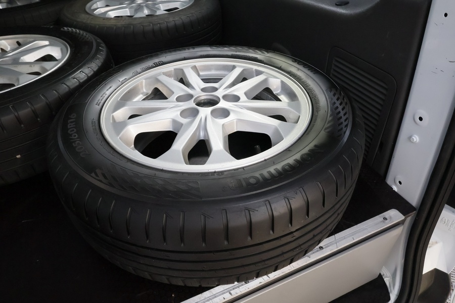 Ford Transit Connect vaihtoauto