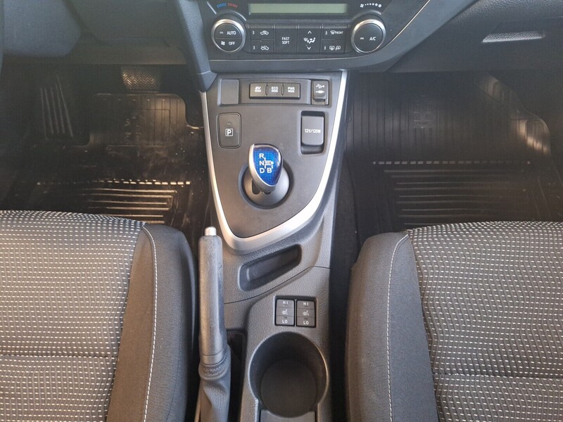 Toyota Auris vaihtoauto