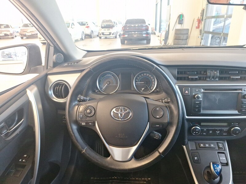 Toyota Auris vaihtoauto