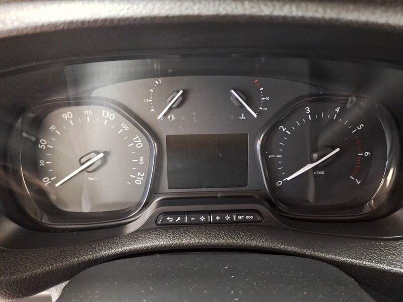 Opel Vivaro vaihtoauto