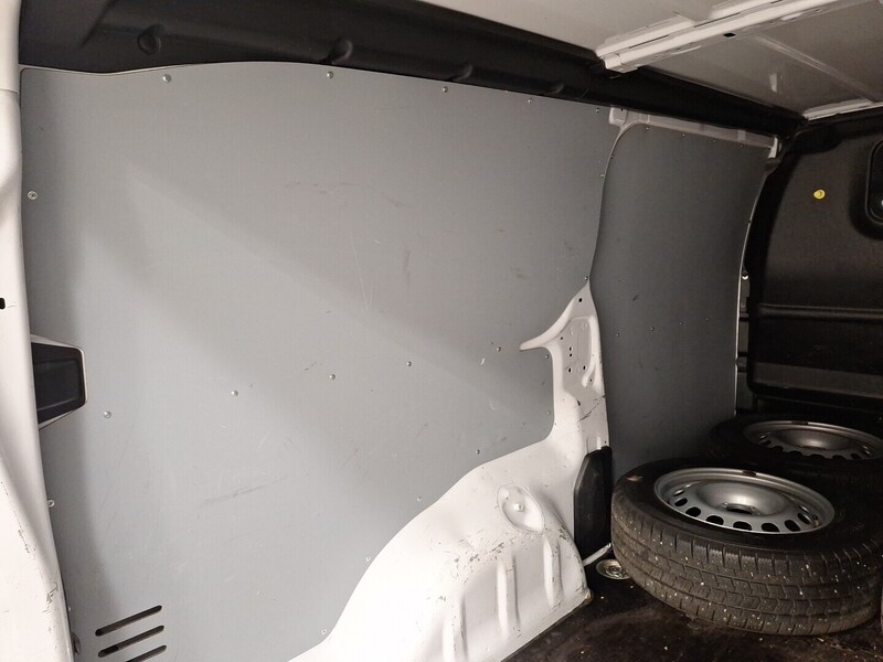 Opel Vivaro vaihtoauto