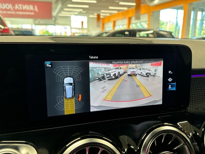 Mercedes-Benz EQB vaihtoauto