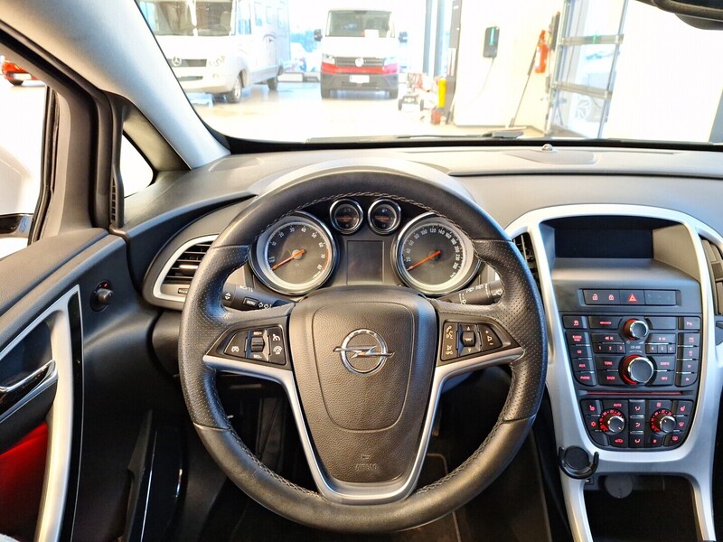 Opel Astra vaihtoauto