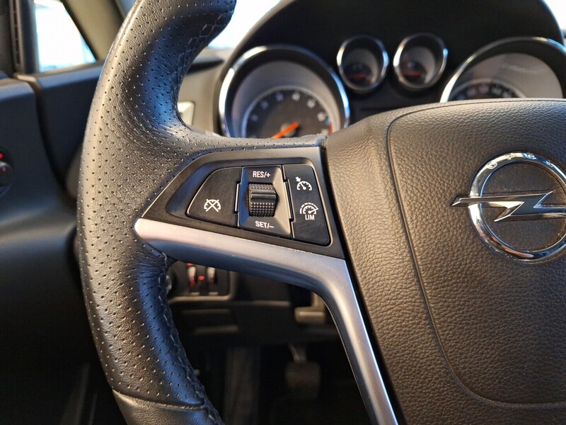 Opel Astra vaihtoauto