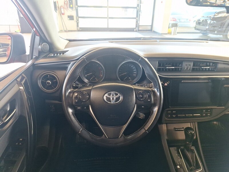 Toyota Auris vaihtoauto