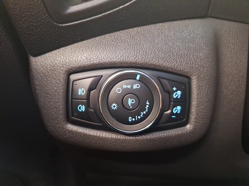 Ford Transit Connect vaihtoauto