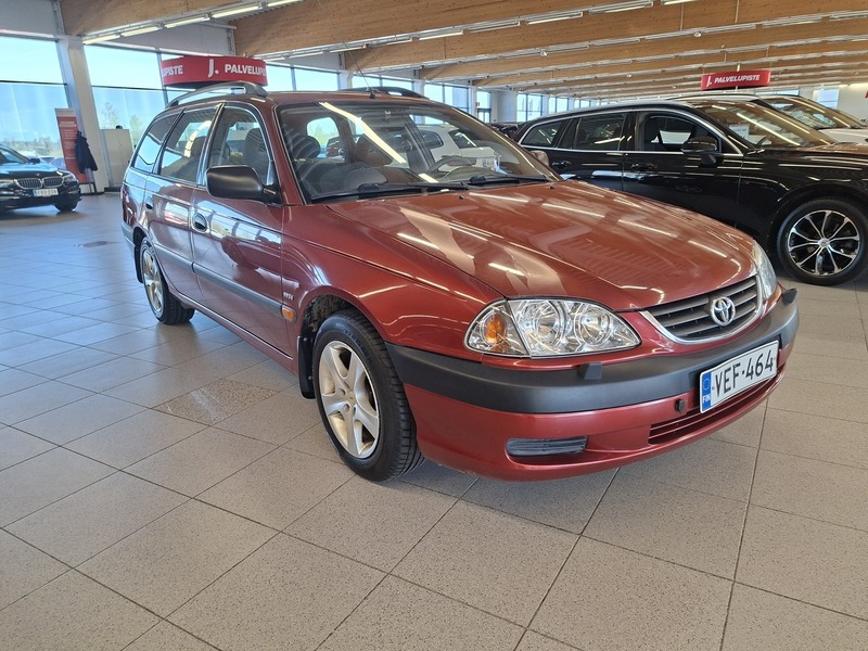Toyota Avensis vaihtoauto