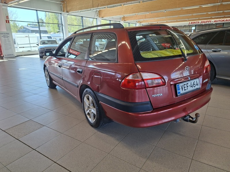 Toyota Avensis vaihtoauto
