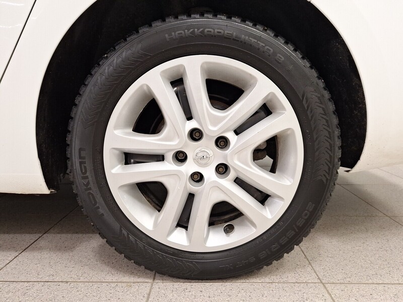 Opel Astra vaihtoauto