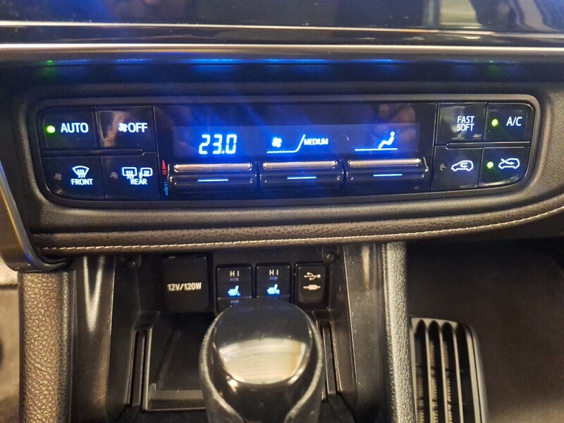 Toyota Auris vaihtoauto