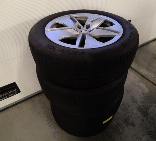 Skoda Enyaq vaihtoauto