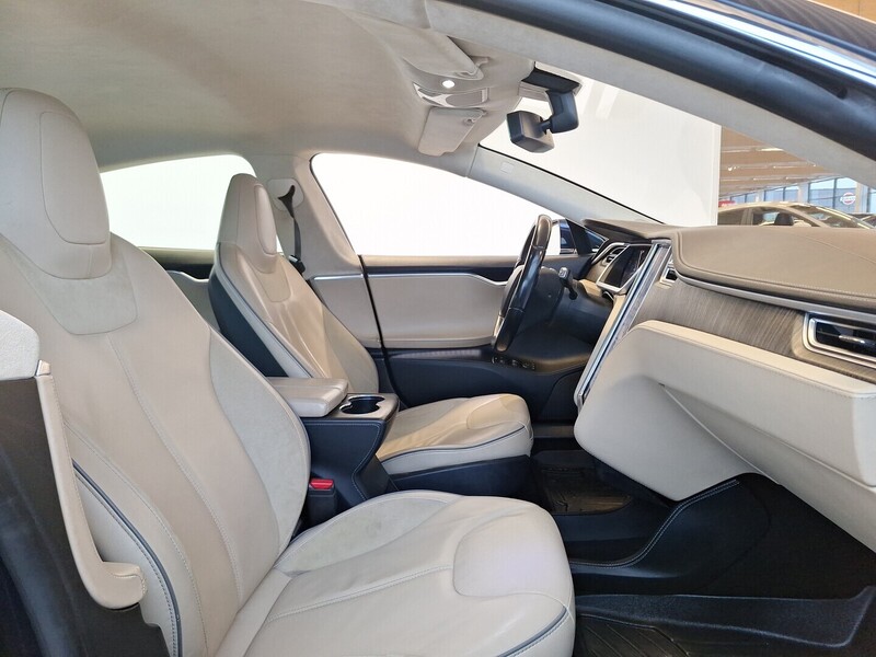 Tesla Model S vaihtoauto