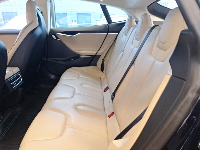 Tesla Model S vaihtoauto