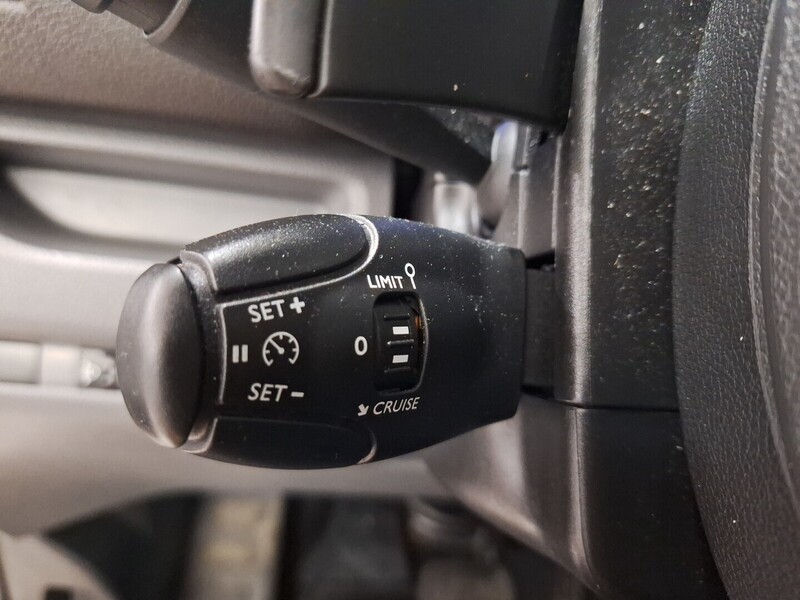 Opel Vivaro vaihtoauto