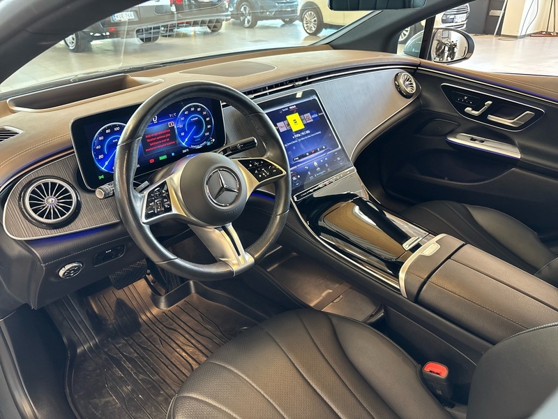 Mercedes-Benz EQE vaihtoauto