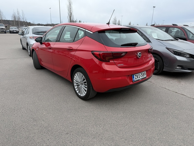 Opel Astra vaihtoauto