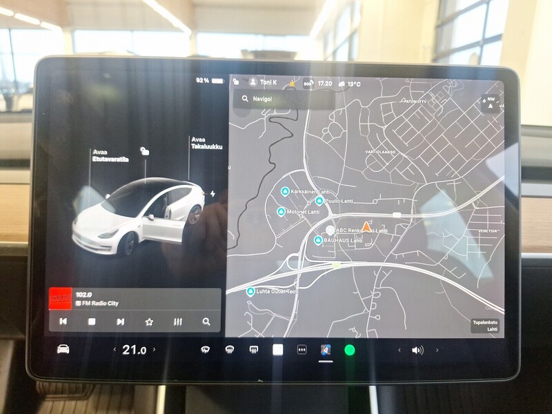 Tesla Model 3 vaihtoauto