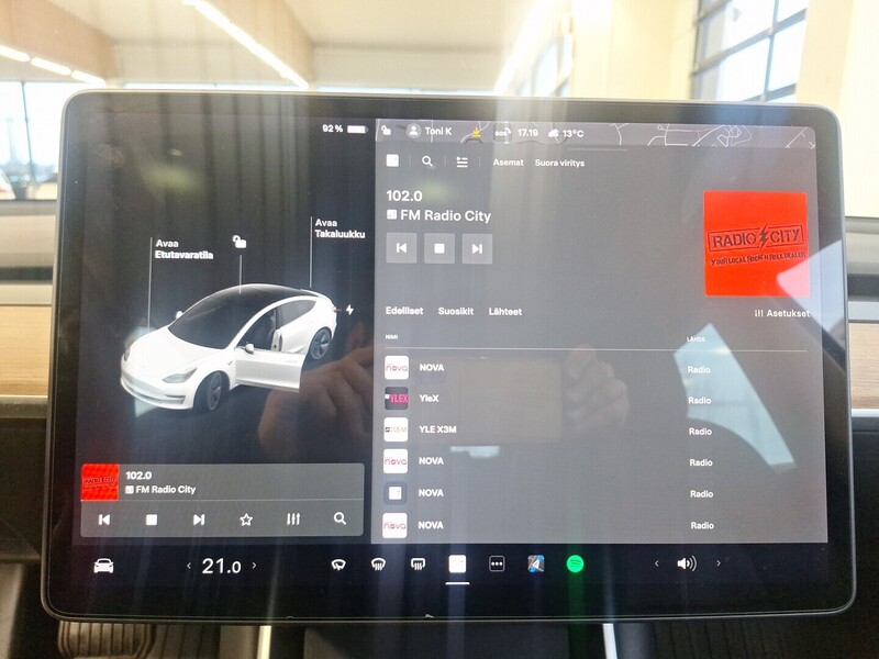 Tesla Model 3 vaihtoauto
