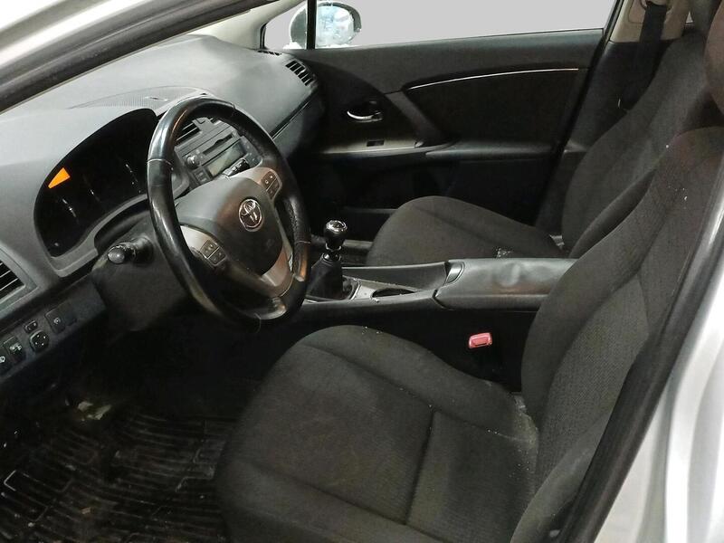 Toyota Avensis vaihtoauto