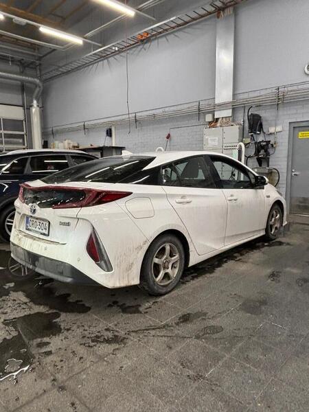 Toyota Prius Plug-in vaihtoauto