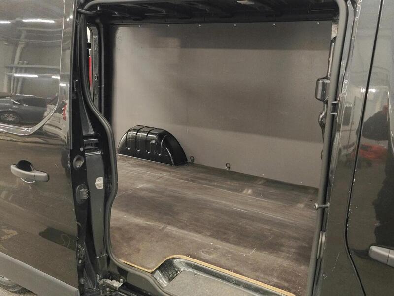 Opel Vivaro vaihtoauto