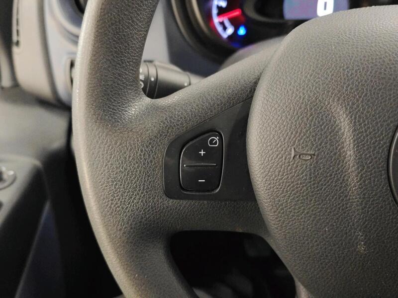 Opel Vivaro vaihtoauto