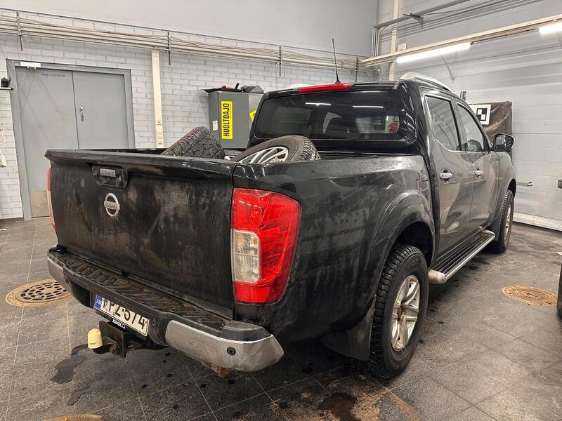 Nissan Navara vaihtoauto