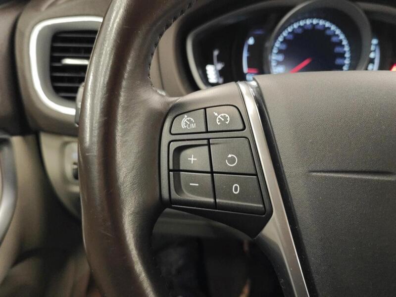 Volvo V40 Cross Country vaihtoauto