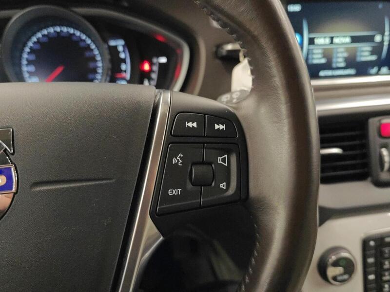 Volvo V40 Cross Country vaihtoauto