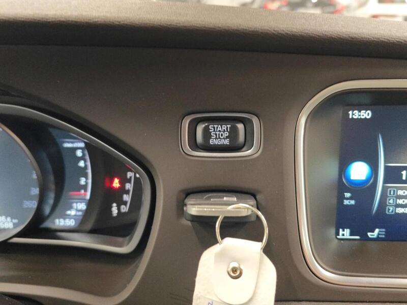 Volvo V40 Cross Country vaihtoauto