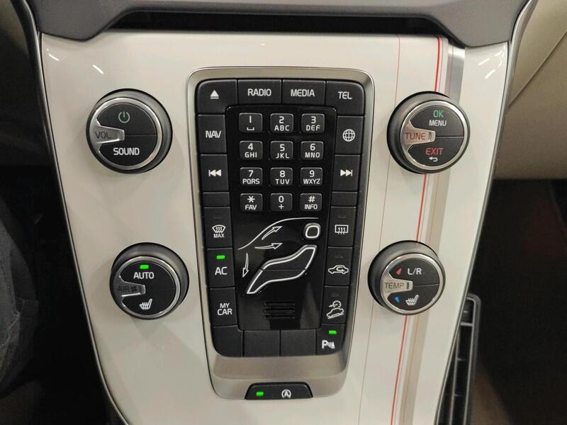 Volvo V40 Cross Country vaihtoauto