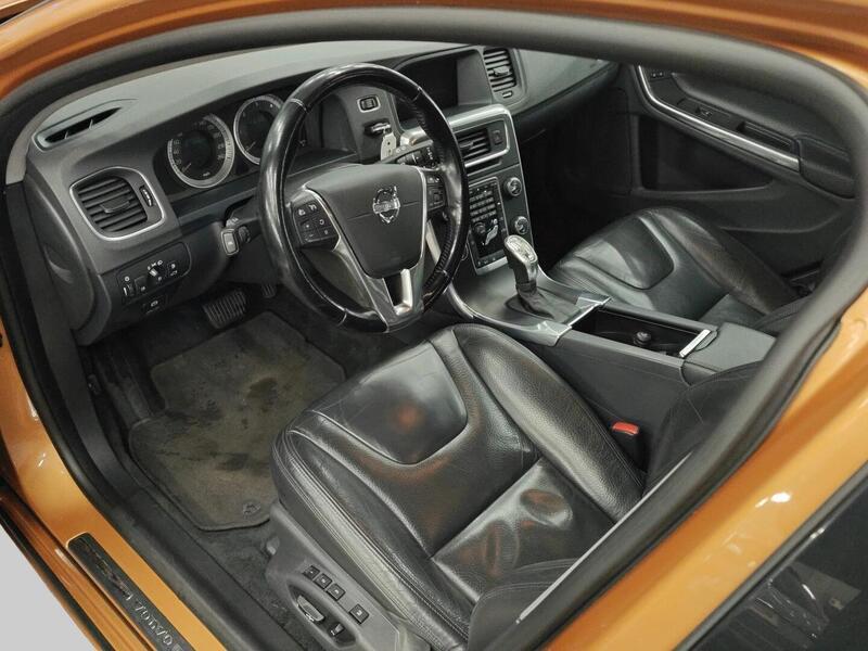 Volvo V60 vaihtoauto