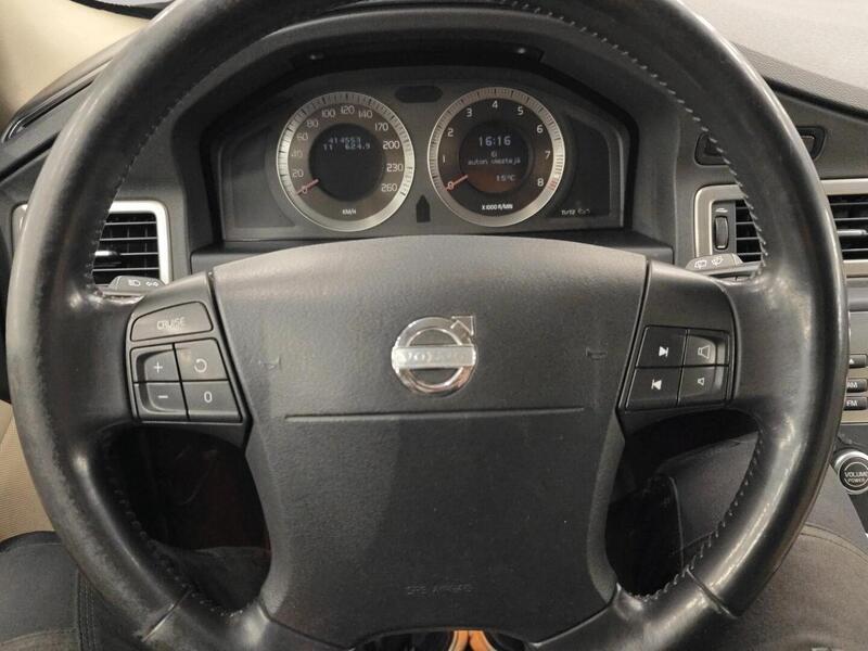 Volvo V70 vaihtoauto