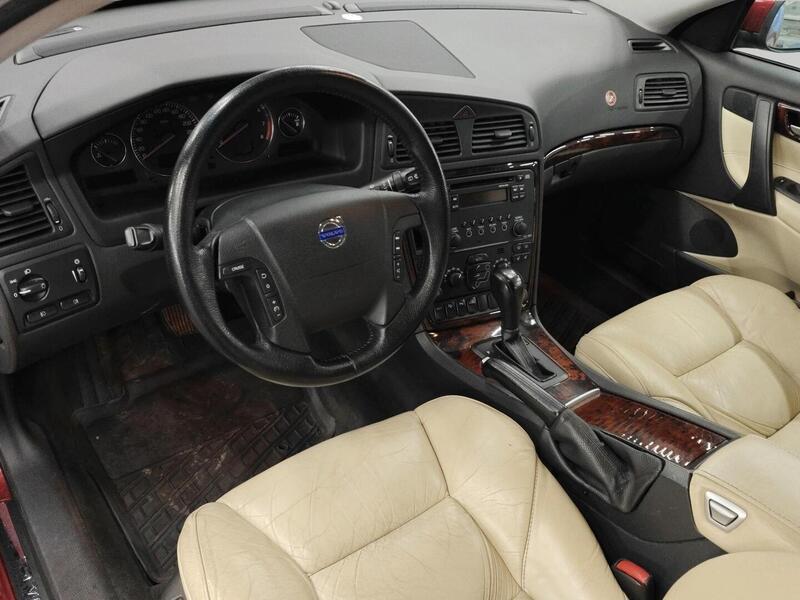 Volvo V70 vaihtoauto