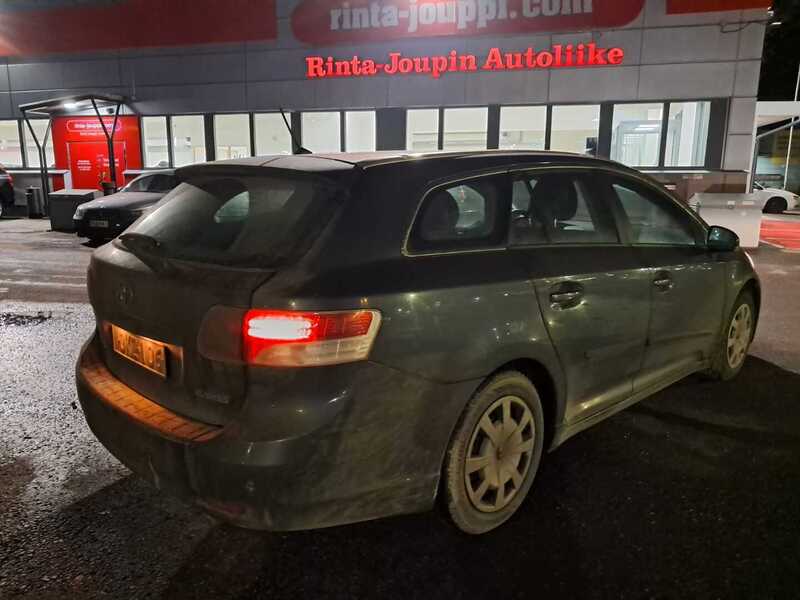 Toyota Avensis vaihtoauto