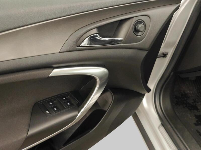 Opel Insignia vaihtoauto