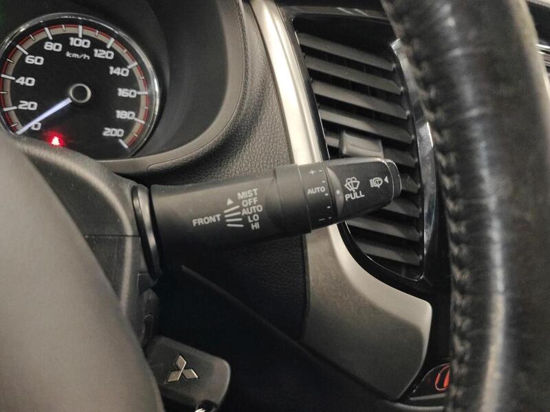 Mitsubishi L200 vaihtoauto