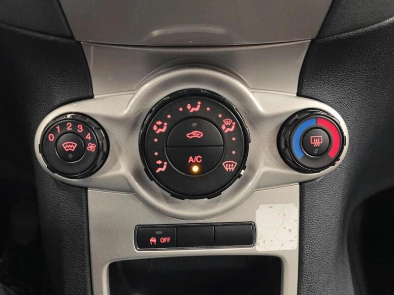 Ford Fiesta vaihtoauto