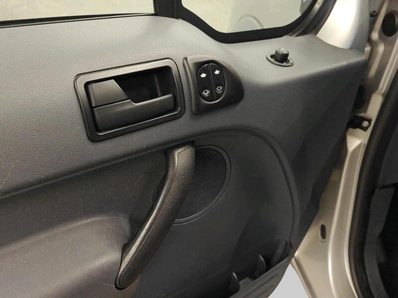 Ford Tourneo Connect vaihtoauto