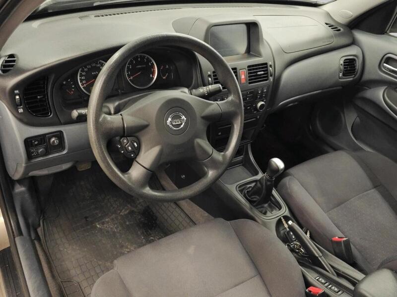 Nissan Almera vaihtoauto