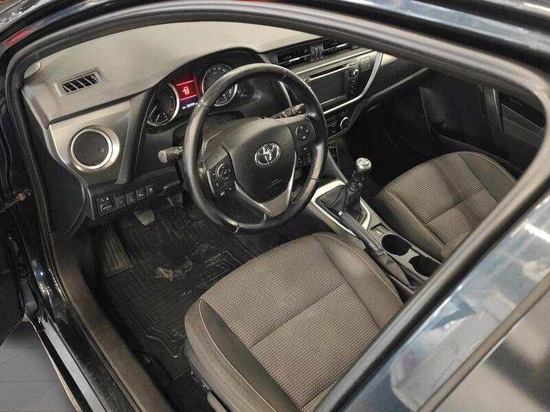 Toyota Auris vaihtoauto
