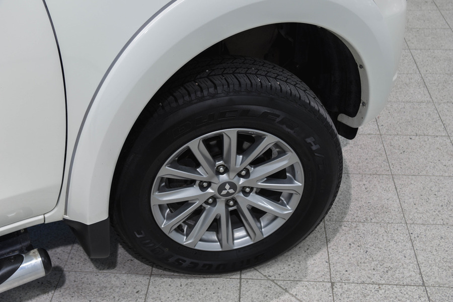 Mitsubishi L200 vaihtoauto